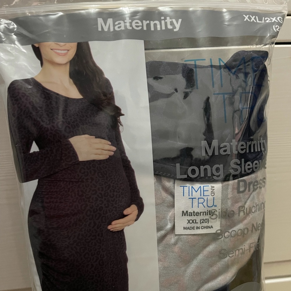 Time and tru leopard maternity dress